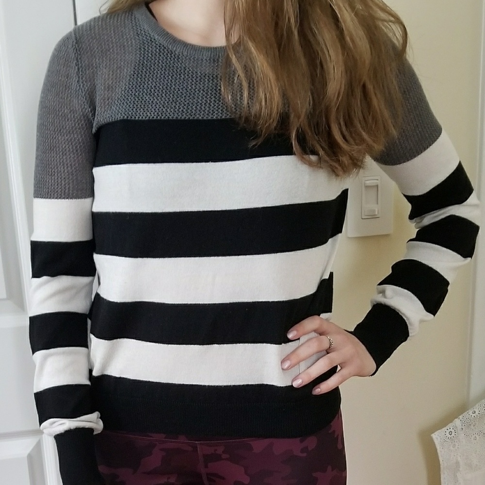 🆕️YOON sweater black /white stripes with mesh